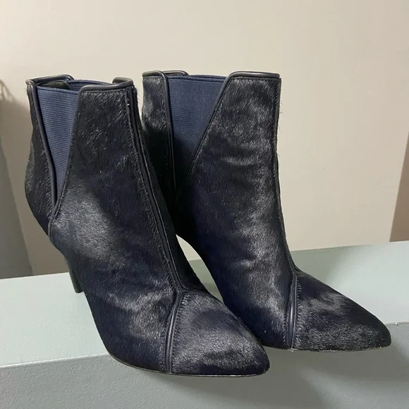 Rachel Zoe navy fur booties! NWOT - Picture 2 of 2